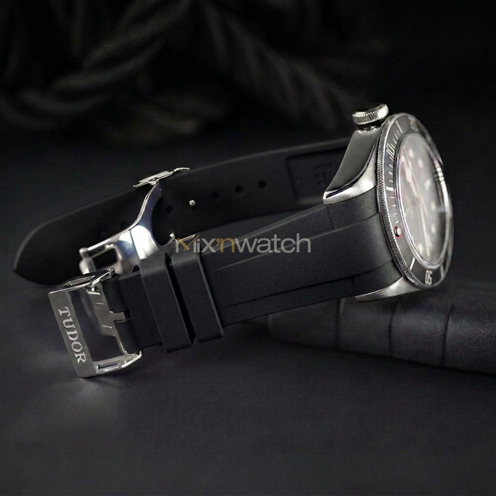 Tudor Black Bay Chrono 41 mm ile Uyumlu