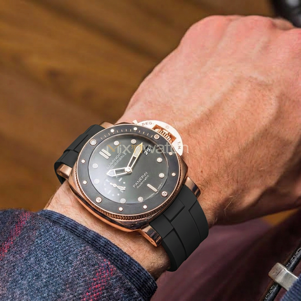 Panerai Luminor Submersible 44 mm ile Uyumlu
