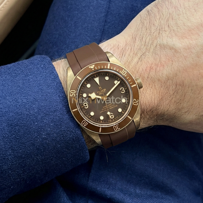Tudor Heritage Black Bay Bronze 43 mm ile Uyumlu