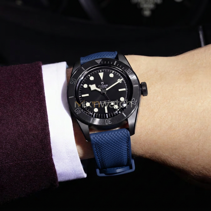 Tudor Heritage Black Bay Ceramic 41 mm ile Uyumlu