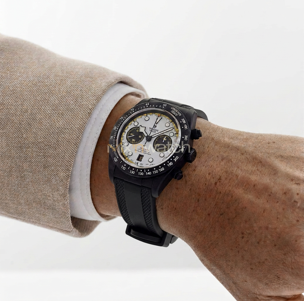 Tudor Black Bay Chrono Carbon 26 İle Uyumlu