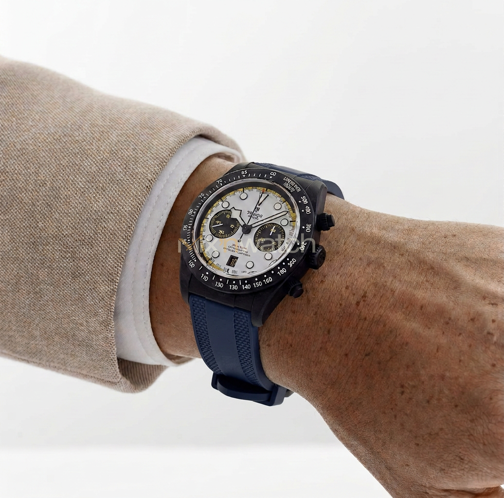 Tudor Black Bay Chrono Carbon 26 İle Uyumlu