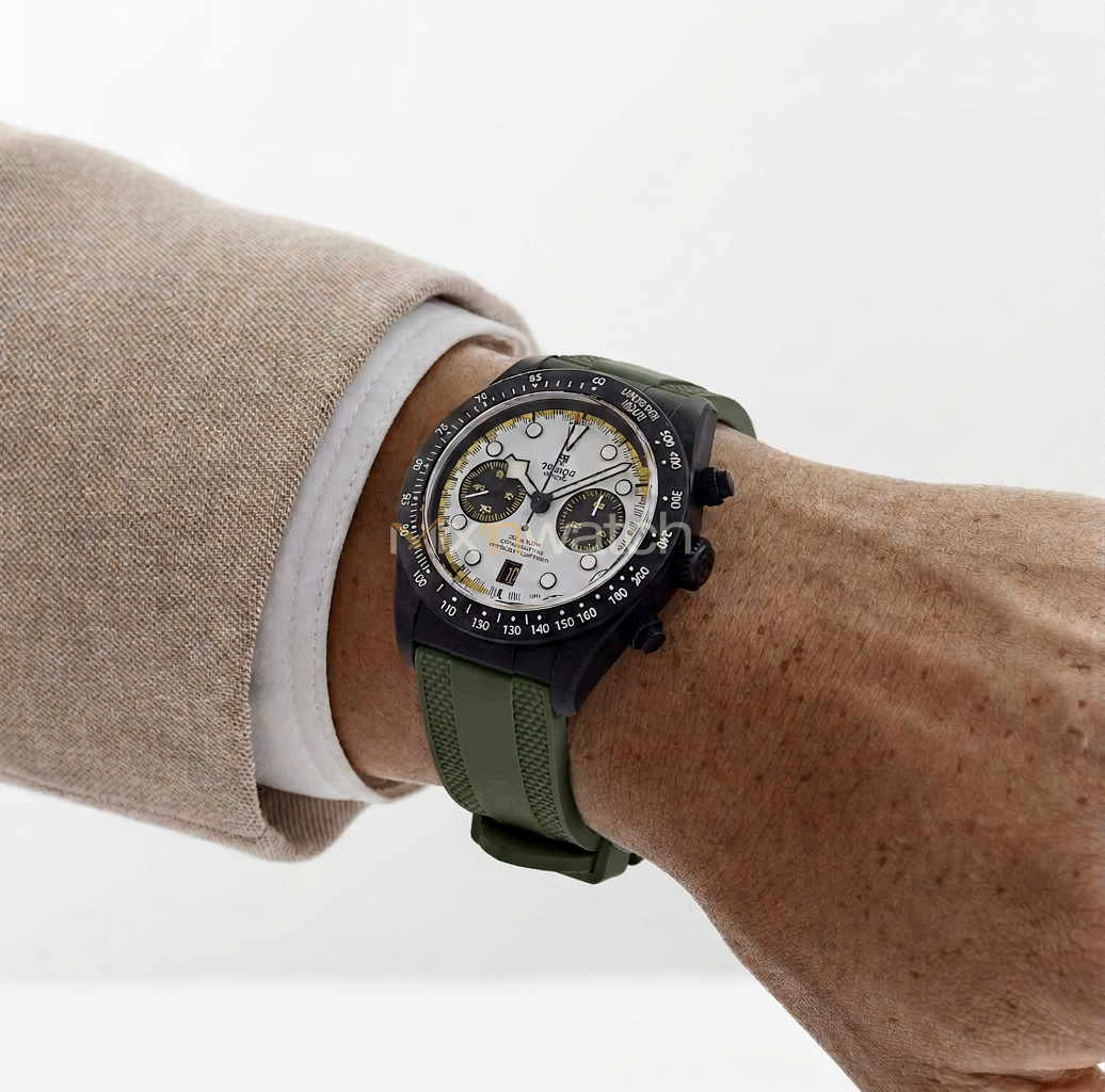 Tudor Black Bay Chrono Carbon 26 İle Uyumlu