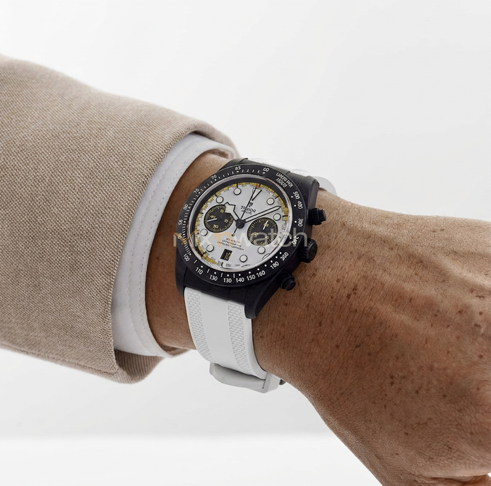 Tudor Black Bay Chrono Carbon 26 İle Uyumlu