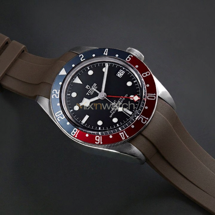 Tudor Black Bay Chrono 41 mm ile Uyumlu